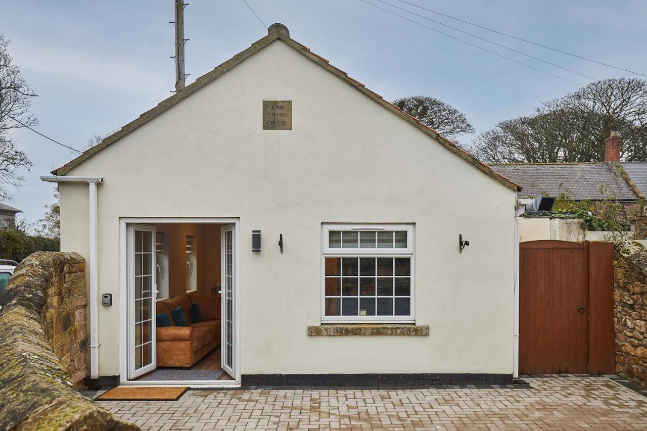 Host & Stay - Iona Cottage Beadnell Eksteriør bilde