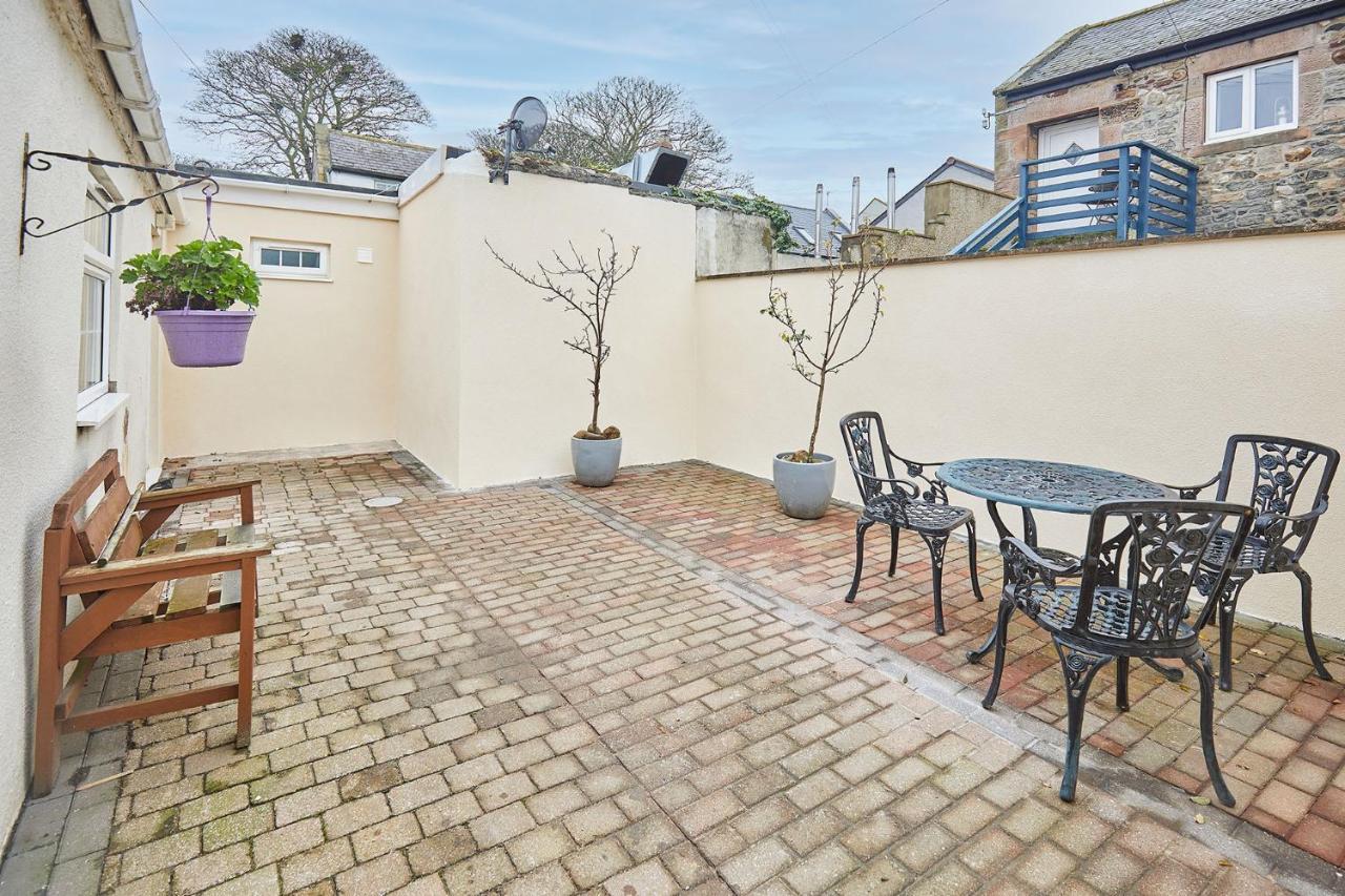 Host & Stay - Iona Cottage Beadnell Eksteriør bilde